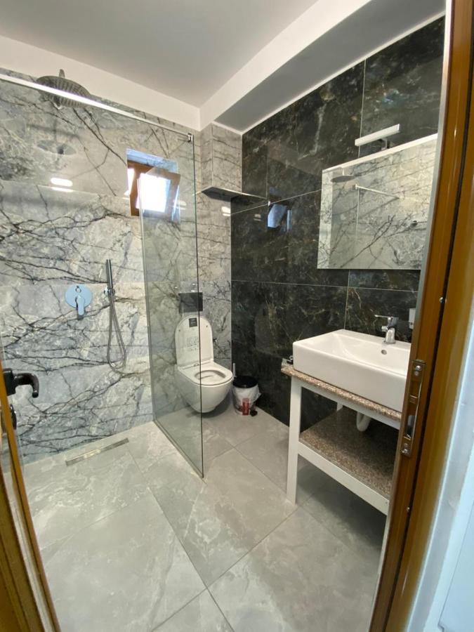 Dosti Apartment Ksamil Buitenkant foto