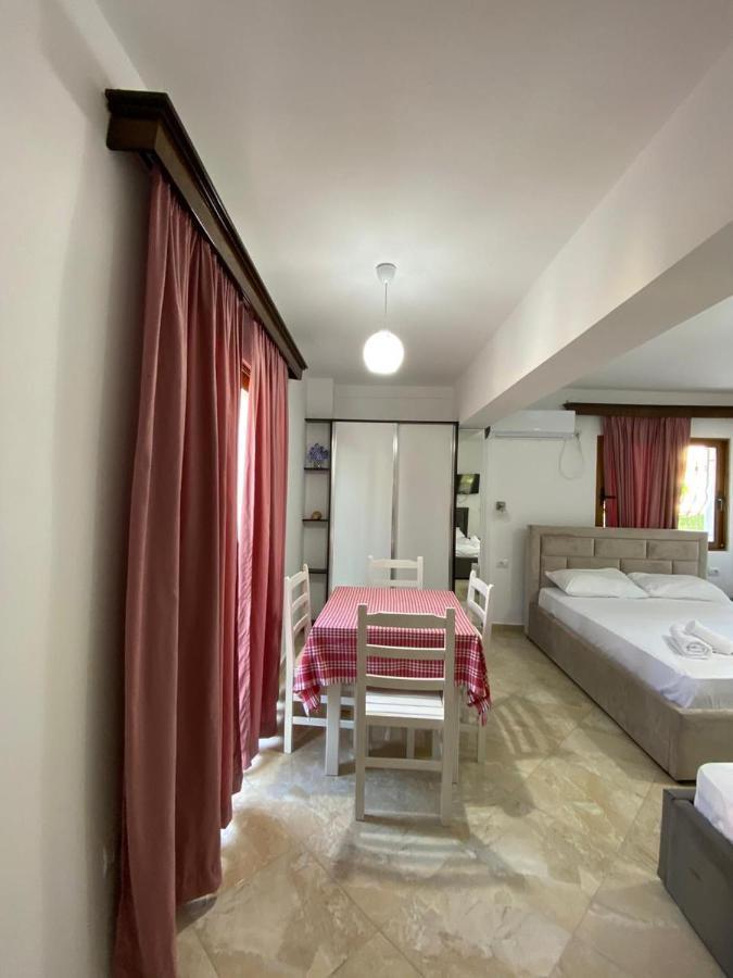Dosti Apartment Ksamil Buitenkant foto