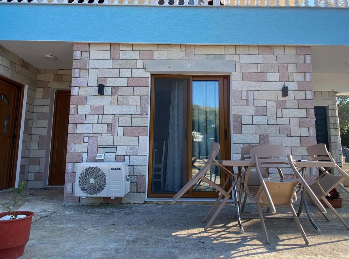 Dosti Apartment Ksamil Buitenkant foto