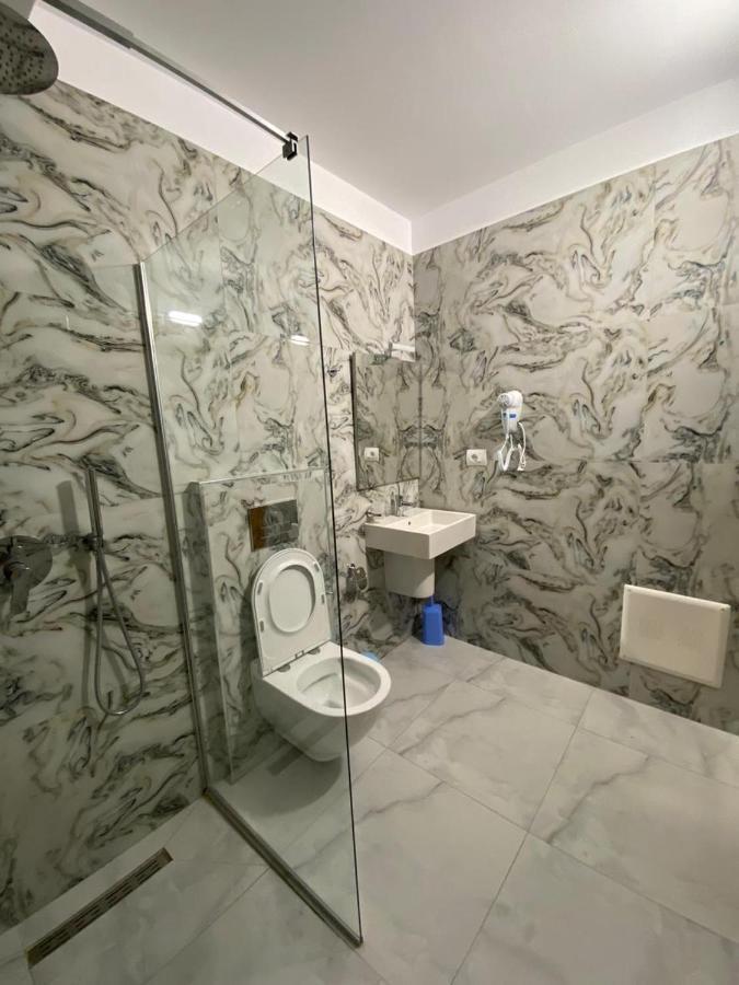 Dosti Apartment Ksamil Buitenkant foto