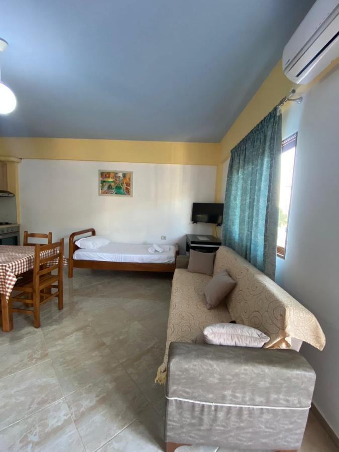 Dosti Apartment Ksamil Buitenkant foto
