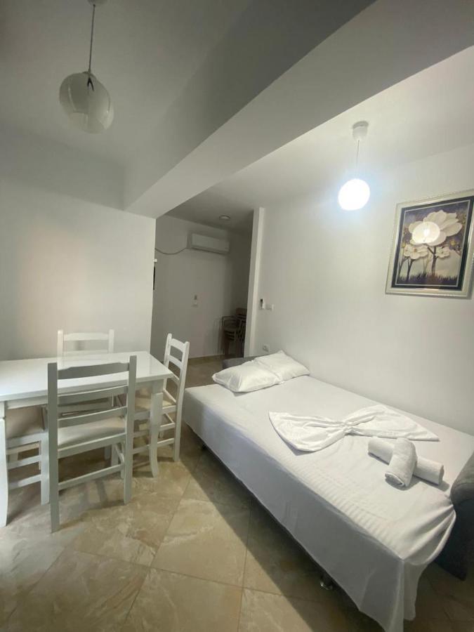 Dosti Apartment Ksamil Buitenkant foto