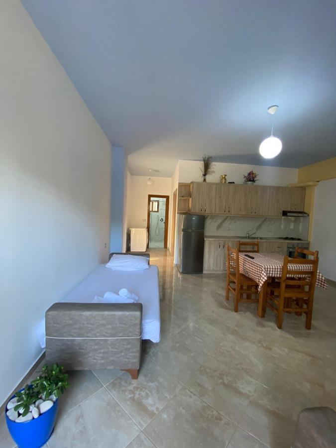 Dosti Apartment Ksamil Buitenkant foto